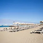 Home2book Americas Coastal Apt, Pool & Terrace *
